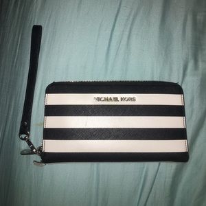 Authentic Michael Kors Wristlet